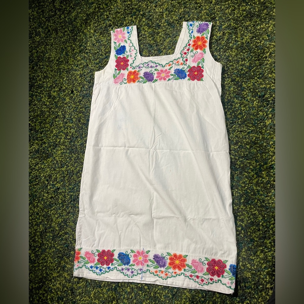 Vintage Handmade Embroidered Sack Dress Floral - Women’s Size Medium - Picture 3 of 9